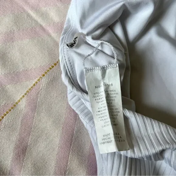 NWT vitamin A Alia One Piece Swimsuit in White - Picture 7 of 9